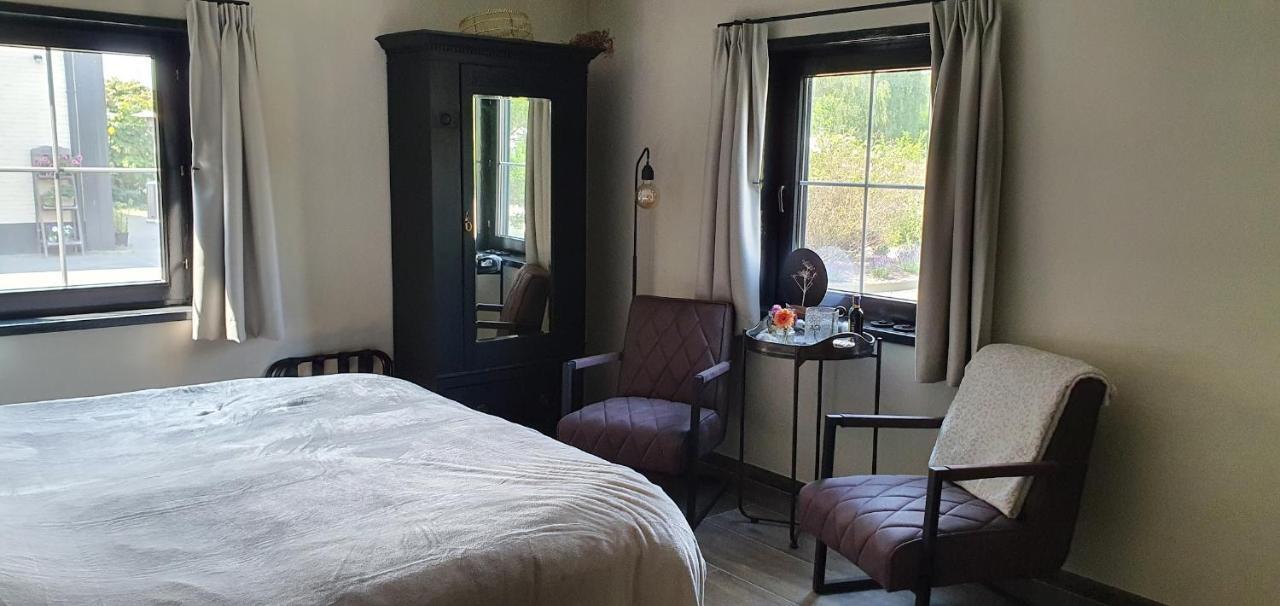 Luxe Gastenkamer Met Living En Keuken Bij Friezen Paarden Stal Pellendijk Westendorp Dış mekan fotoğraf