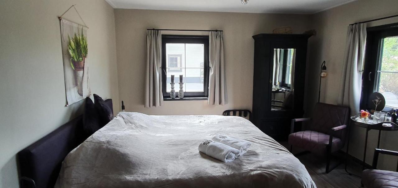 Luxe Gastenkamer Met Living En Keuken Bij Friezen Paarden Stal Pellendijk Westendorp Dış mekan fotoğraf